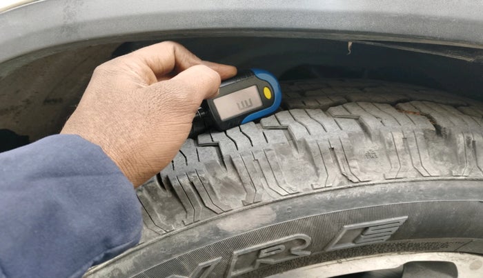 2019 Mahindra ALTURAS G4 4WD AT, Diesel, Automatic, 1,37,748 km, tyre