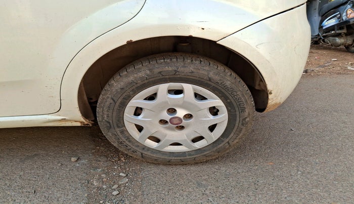 2013 Fiat Grand Punto DYNAMIC 1.3, Diesel, Manual, 1,42,413 km, tyre