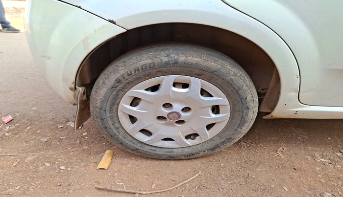 2013 Fiat Grand Punto DYNAMIC 1.3, Diesel, Manual, 1,42,413 km, tyre