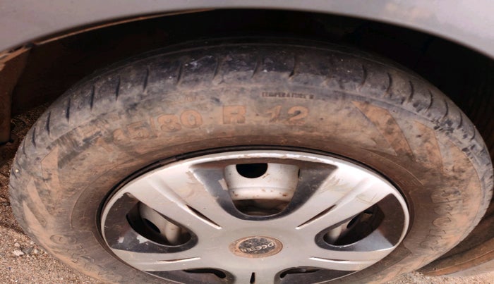 2013 Hyundai Eon ERA + LPG, Petrol, Manual, 79,686 km, tyre