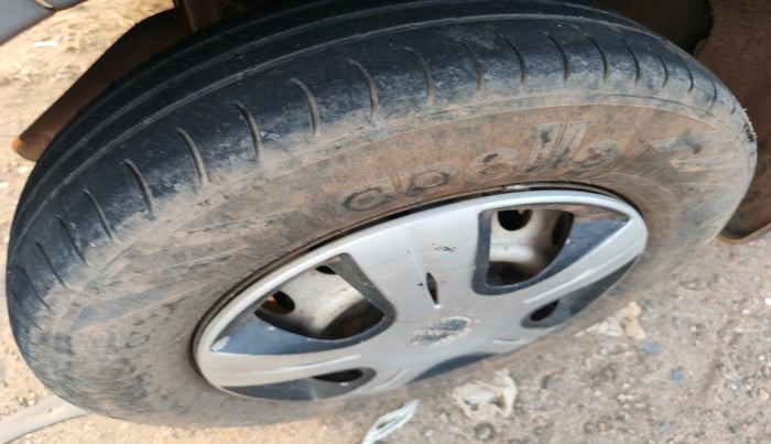 2013 Hyundai Eon ERA + LPG, Petrol, Manual, 79,686 km, tyre