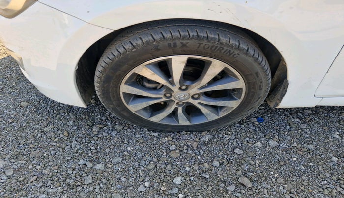 2017 Hyundai Verna 1.6 CRDI SX, Diesel, Manual, 78,709 km, tyre