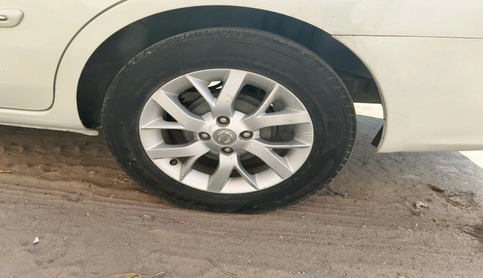 2016 Nissan Sunny XV DIESEL, Diesel, Manual, 99,523 km, tyre