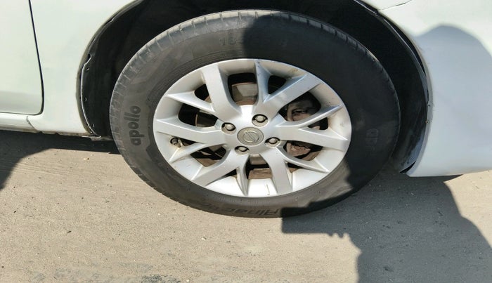 2016 Nissan Sunny XV DIESEL, Diesel, Manual, 99,523 km, tyre