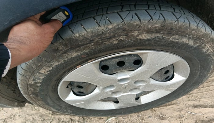 2021 Mahindra XUV300 W6 1.2 PETROL, Petrol, Manual, 59,987 km, tyre