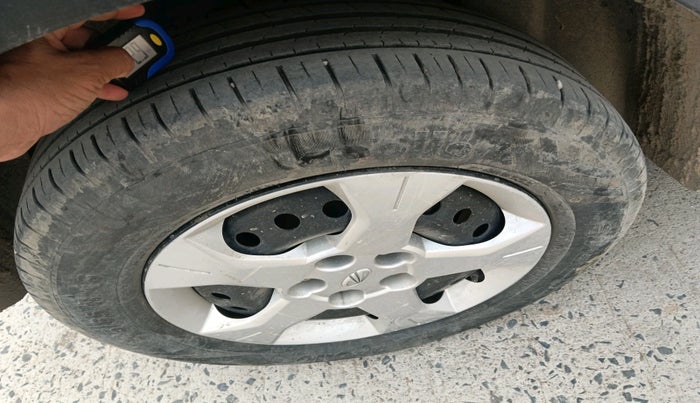 2021 Mahindra XUV300 W6 1.2 PETROL, Petrol, Manual, 59,987 km, tyre