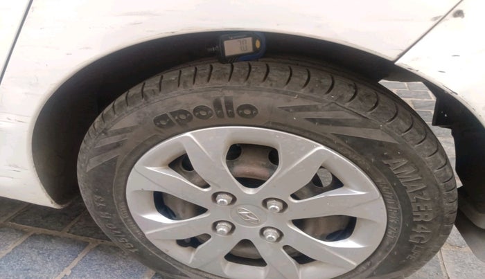 2015 Hyundai Eon SPORTZ, Petrol, Manual, 45,780 km, tyre