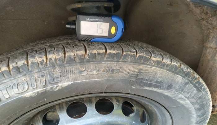 2016 Maruti Alto 800 LXI, Petrol, Manual, 1,03,554 km, tyre