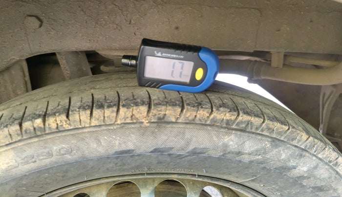 2016 Maruti Alto 800 LXI, Petrol, Manual, 1,03,554 km, tyre