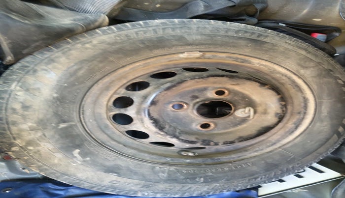 2016 Maruti Alto 800 LXI, Petrol, Manual, 1,03,554 km, tyre