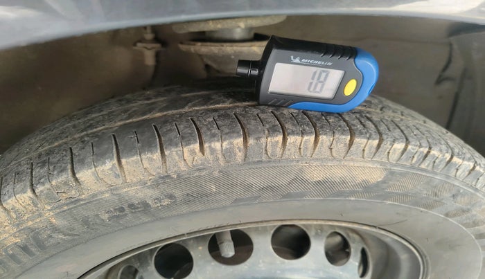 2016 Maruti Alto 800 LXI, Petrol, Manual, 1,03,554 km, tyre