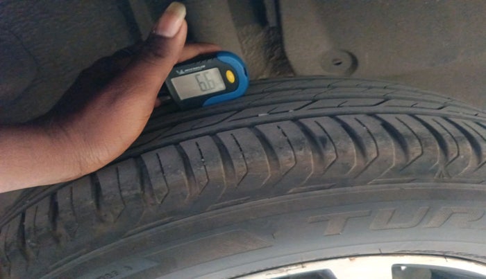 2016 Nissan Terrano XL (D), Diesel, Manual, 99,000 km, tyre