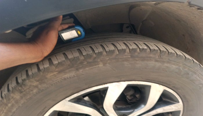 2016 Nissan Terrano XL (D), Diesel, Manual, 99,000 km, tyre