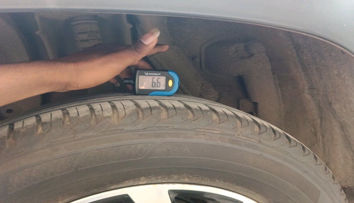 2016 Nissan Terrano XL (D), Diesel, Manual, 99,000 km, tyre