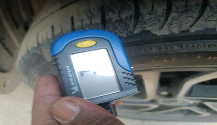 2024 KIA CARENS Prestige Plus (O) 1.5 Diesel AT 7 STR, Diesel, Automatic, 38,195 km, tyre