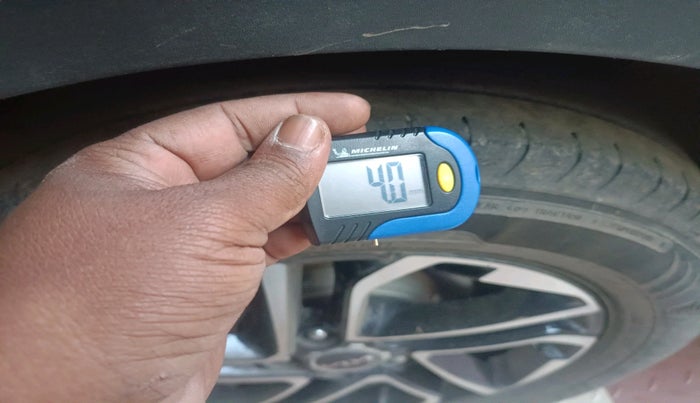 2024 KIA CARENS Prestige Plus (O) 1.5 Diesel AT 7 STR, Diesel, Automatic, 38,195 km, tyre