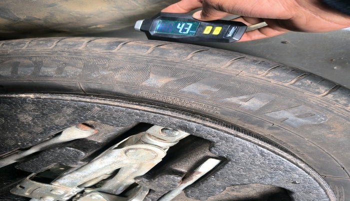 2018 Maruti Ciaz DELTA 1.5 SHVS MT PETROL, Petrol, Manual, 48,864 km, tyre