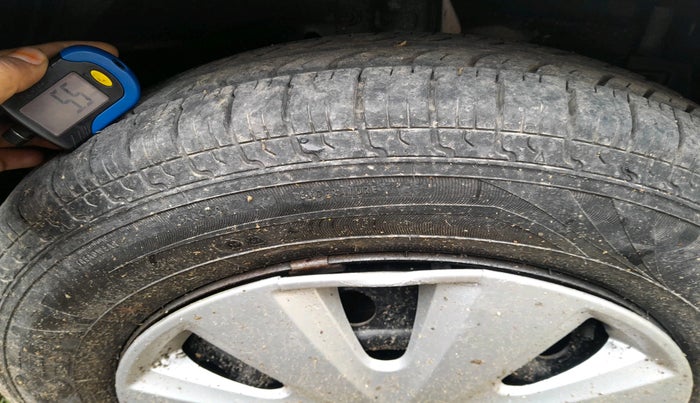 2014 Maruti Swift Dzire VDI, Diesel, Manual, 1,46,456 km, tyre