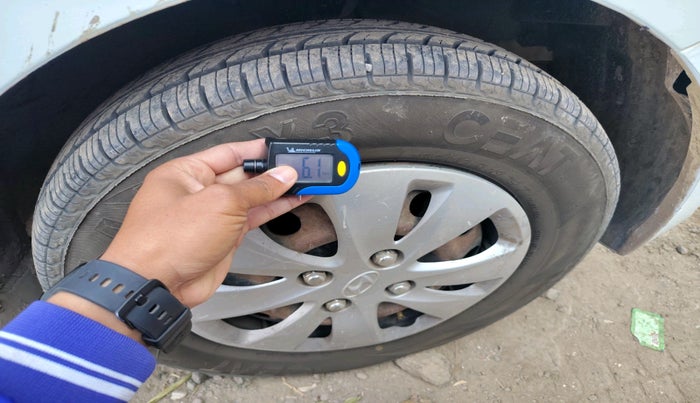 2011 Hyundai i10 SPORTZ 1.2 AT, Petrol, Automatic, 60,683 km, tyre