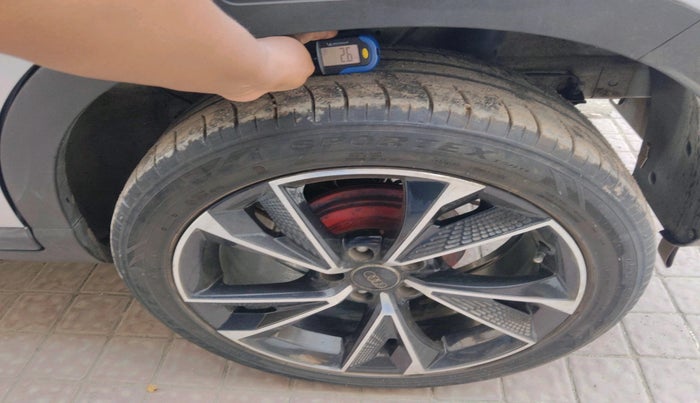 2020 Hyundai VENUE SX 1.0 (O) TURBO IMT DUAL TONE, Petrol, Manual, 40,435 km, tyre