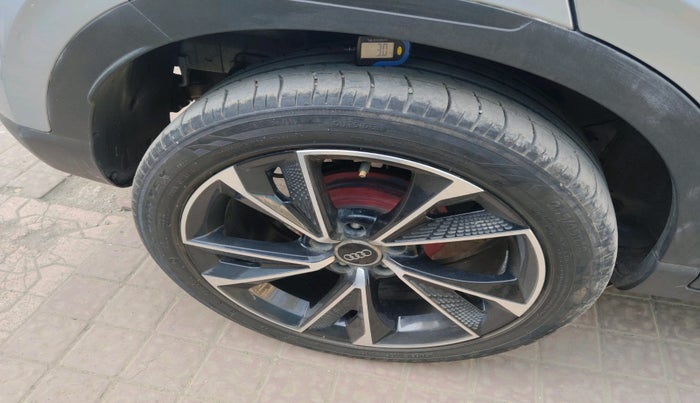 2020 Hyundai VENUE SX 1.0 (O) TURBO IMT DUAL TONE, Petrol, Manual, 40,435 km, tyre