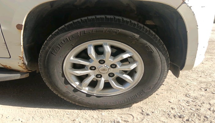 2016 Mahindra TUV300 T8, Diesel, Manual, 1,03,476 km, tyre