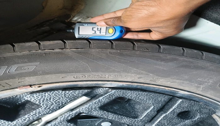 2022 Tata PUNCH ACCOMPLISHED MT, Petrol, Manual, 30,453 km, tyre