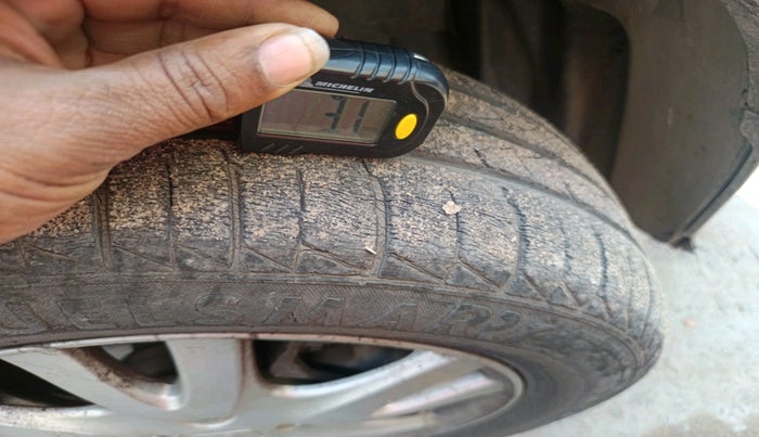 2013 Honda Brio VX MT, Petrol, Manual, 91,145 km, tyre