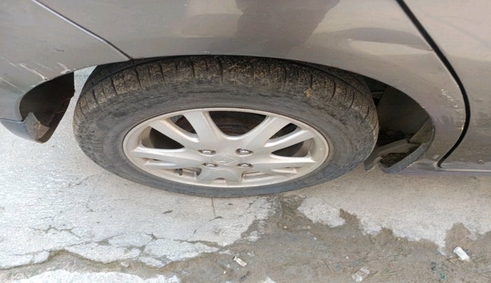 2013 Honda Brio VX MT, Petrol, Manual, 91,145 km, tyre