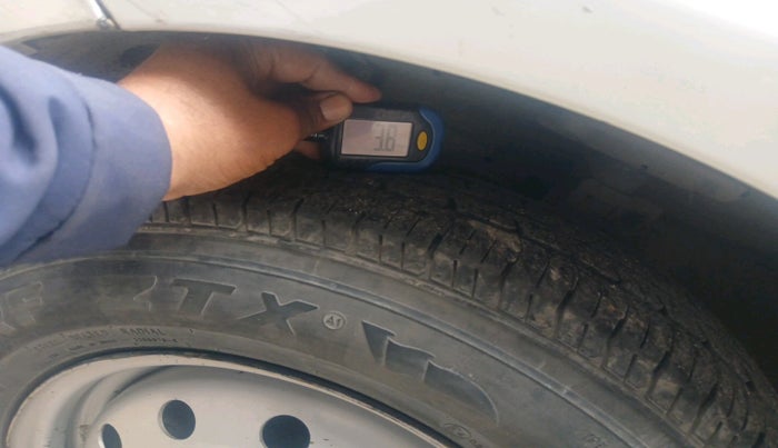 2017 Maruti Swift Dzire TOUR DIESEL, Diesel, Manual, 2,21,199 km, tyre