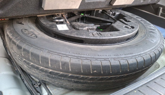 2016 Hyundai Creta SX 1.6 DIESEL, Diesel, Manual, 1,05,676 km, tyre