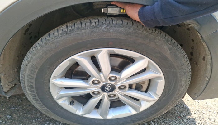 2016 Hyundai Creta SX 1.6 DIESEL, Diesel, Manual, 1,05,676 km, tyre