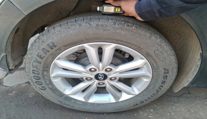 2016 Hyundai Creta SX 1.6 DIESEL, Diesel, Manual, 1,05,676 km, tyre