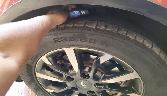 2019 Mahindra XUV500 W11 AT, Diesel, Automatic, 1,74,015 km, tyre