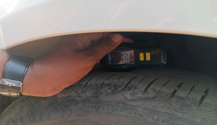 2023 Tata ALTROZ XZ PLUS SUNROOF CNG, Petrol, Manual, 50,773 km, tyre