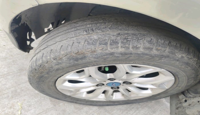 2014 Ford Ecosport TITANIUM 1.5L DIESEL (OPT), Diesel, Manual, 1,18,134 km, tyre