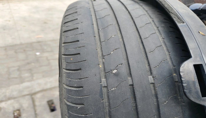 2014 Ford Ecosport TITANIUM 1.5L DIESEL (OPT), Diesel, Manual, 1,18,134 km, tyre