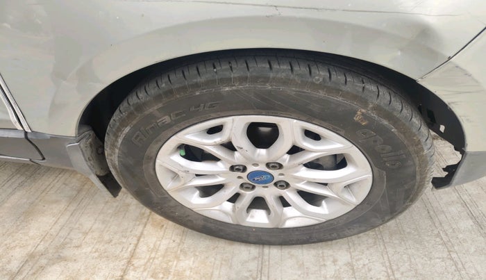 2014 Ford Ecosport TITANIUM 1.5L DIESEL (OPT), Diesel, Manual, 1,18,134 km, tyre