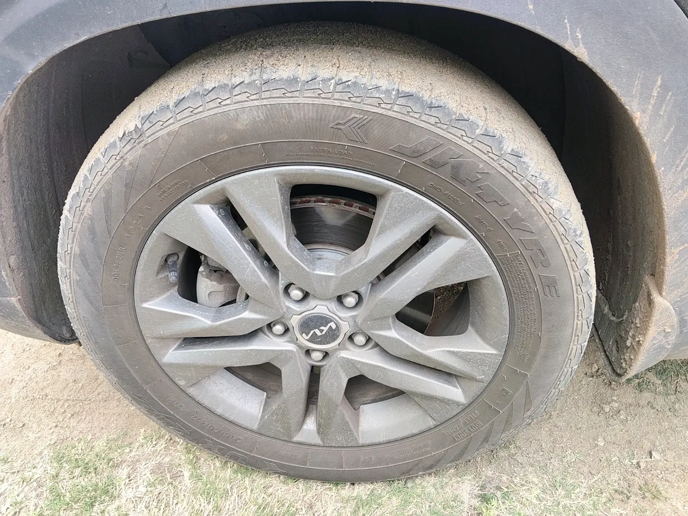 2022 KIA SELTOS HTX DIESEL 1.5, Diesel, Manual, 1,07,819 km, tyre