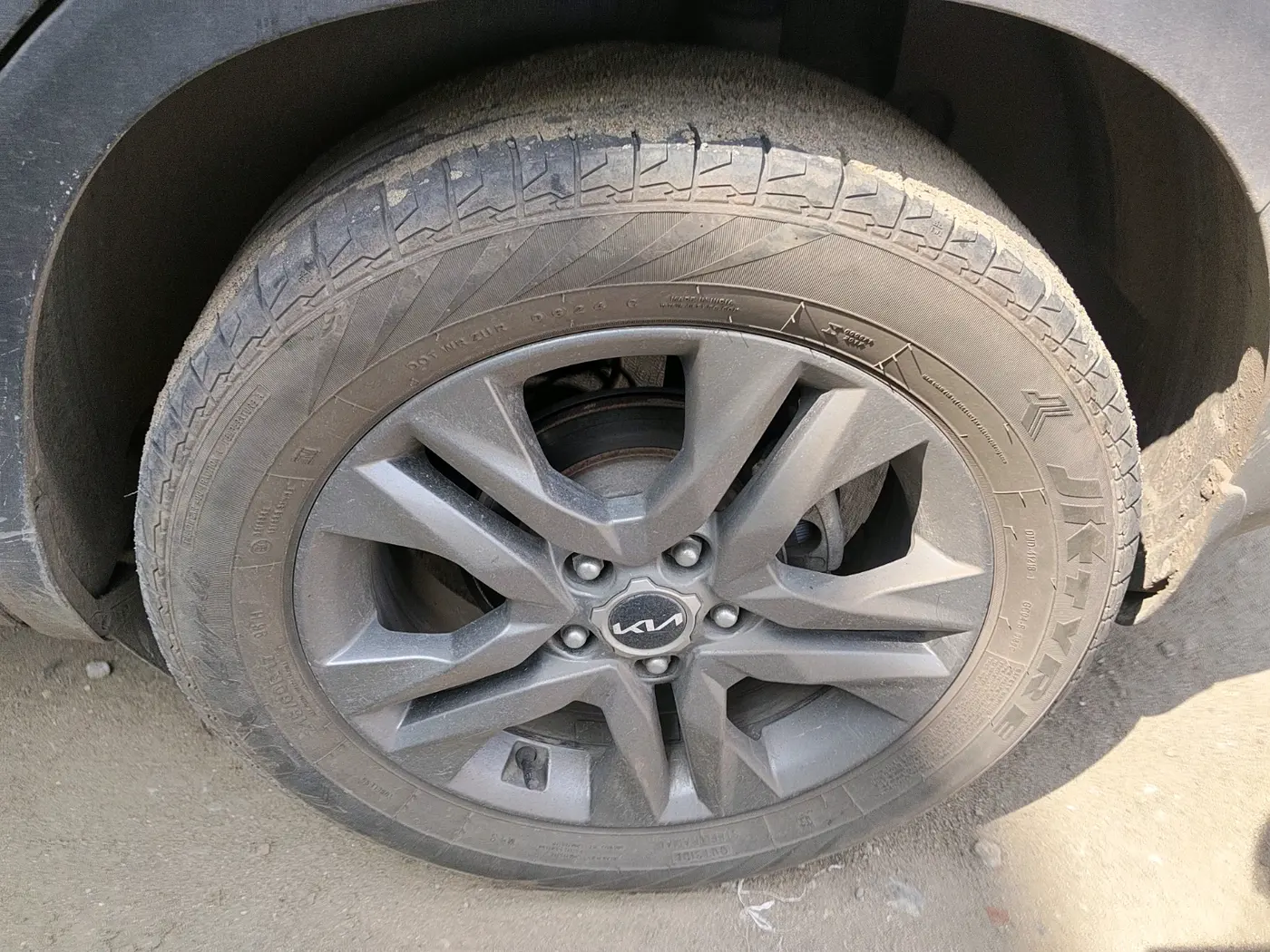 2022 KIA SELTOS HTX DIESEL 1.5, Diesel, Manual, 1,07,819 km, tyre