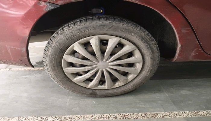 2011 Toyota Etios G, Petrol, Manual, 75,871 km, tyre