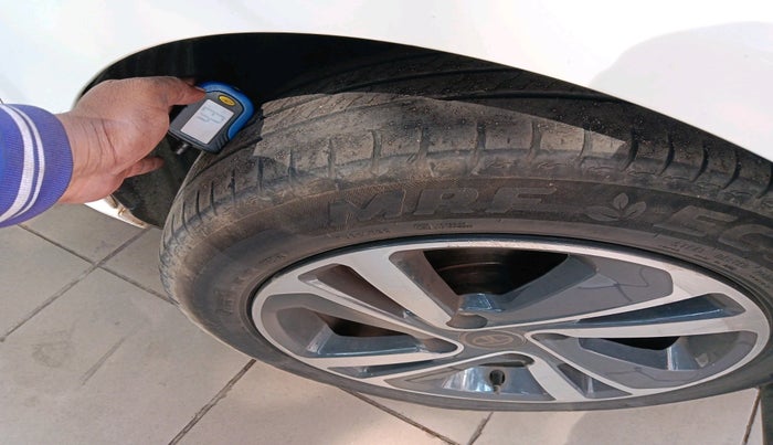 2024 Tata ALTROZ XM PLUS PETROL, Petrol, Manual, 49,077 km, tyre