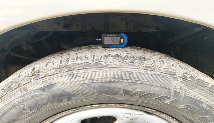 2012 Tata Safari Storme 2.2 LX 4X2, Diesel, Manual, 2,39,181 km, tyre