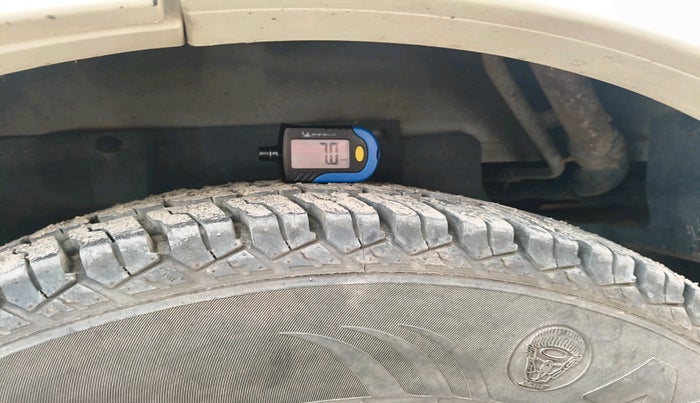 2012 Tata Safari Storme 2.2 LX 4X2, Diesel, Manual, 2,39,181 km, tyre