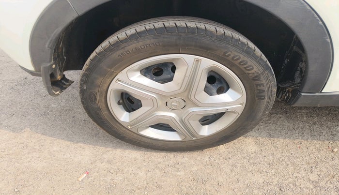 2021 Tata NEXON XM SUNROOF PETROL, Petrol, Manual, 61,371 km, tyre