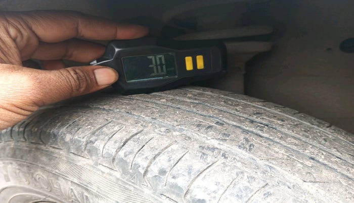 2015 Maruti Wagon R 1.0 LXI, Petrol, Manual, 93,801 km, tyre