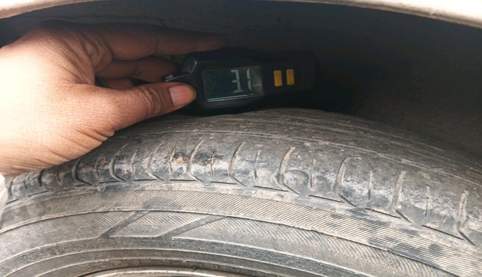 2015 Maruti Wagon R 1.0 LXI, Petrol, Manual, 93,801 km, tyre