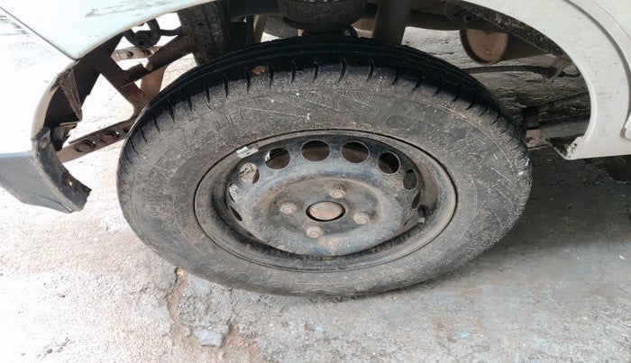 2018 Maruti Alto 800 LXI, Petrol, Manual, 1,34,985 km, tyre