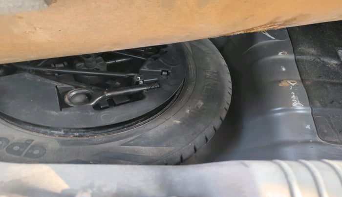 2012 Hyundai i10 SPORTZ 1.2, Petrol, Manual, 63,374 km, tyre