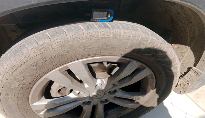 2016 Maruti Vitara Brezza ZDI PLUS, Diesel, Manual, 1,40,345 km, tyre